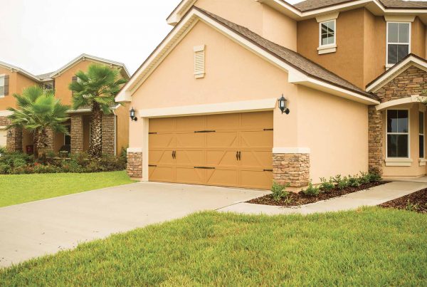 Wayne Dalton 9405 Series garage door on a home